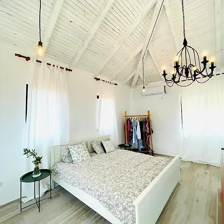 Chic Sea Front Apartment With Breathtaking Kotor Bay View Donji Stoliv Exterior photo