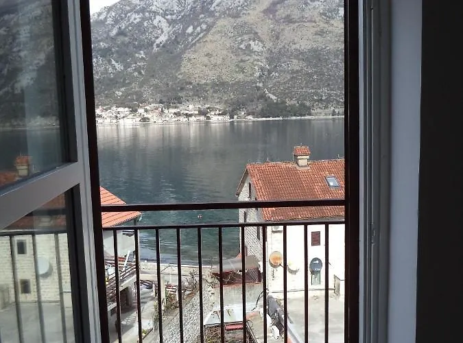 Chic Sea Front Apartment With Breathtaking Kotor Bay View