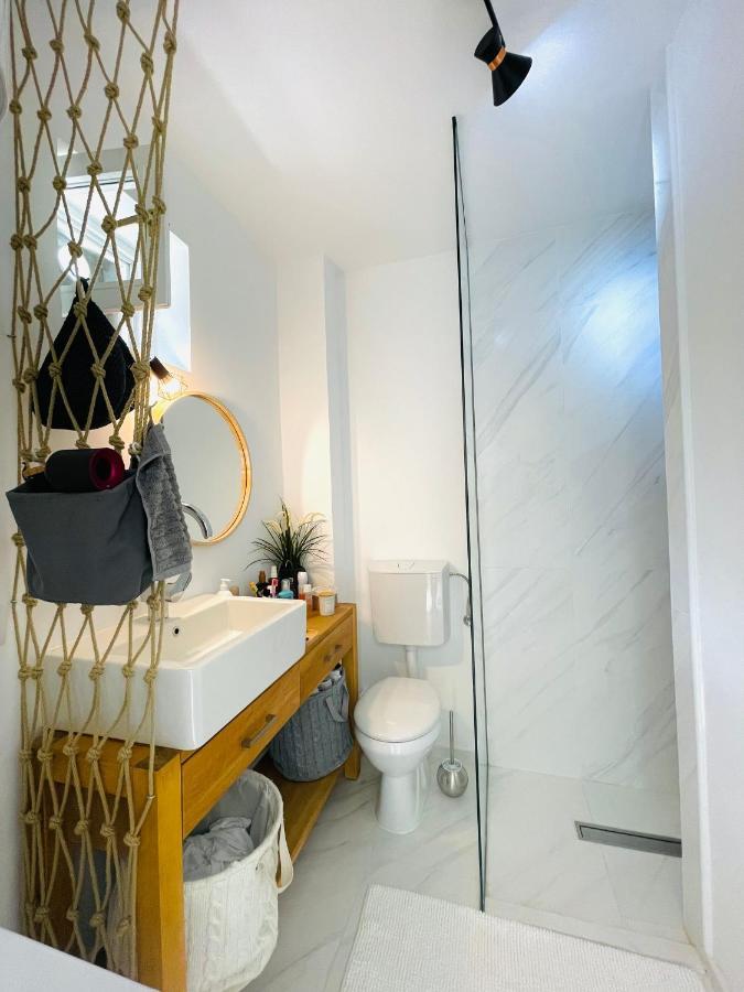 Chic Sea Front With Breathtaking Kotor Bay View Apartman